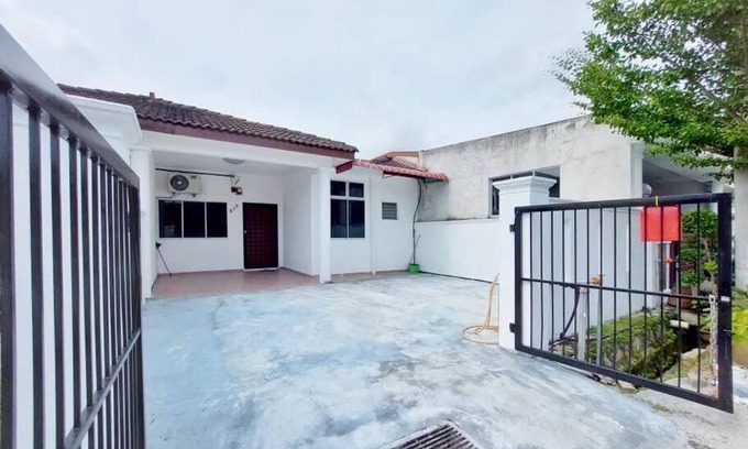 Kampung Kayu Ara Casa | NAJHAN HOMESTAY : Berehat macam kek ghumah yo.