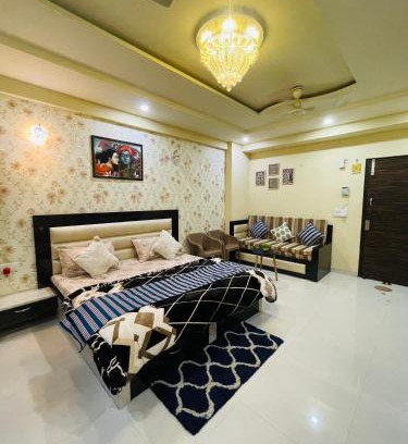Vrindavan Apartamento | NAMAH RESORT HOMESTAY with KITCHEN Near PREM MANDIR