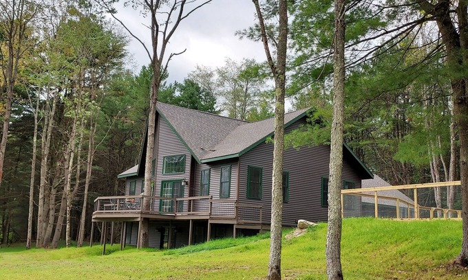 Cooperstown Casa | Name: Hill Side Country Setting. Heated Pool. 4 minutes to Dreams Park.