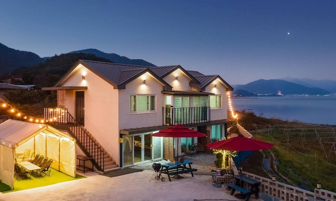Tanghang-ri Casa | Namhae Yujane Pension