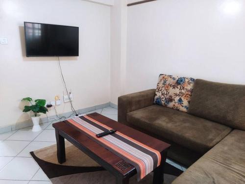 Mbotela Apartamento | Nancy's Loft Fast Internet with Work Space,South B