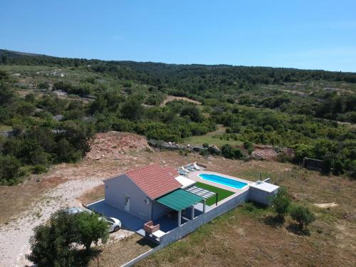 Supetar Casa | Nane Garden house with heated pool