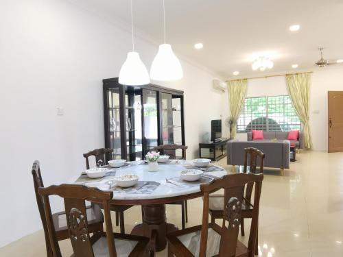 Sibu Casa | NanSang One Homestay 8pax 4Rooms