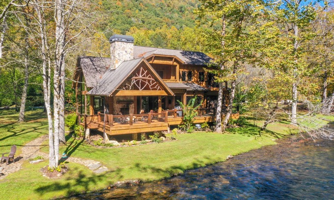 Nantahala Casa | Nantahala River Bear Cabin