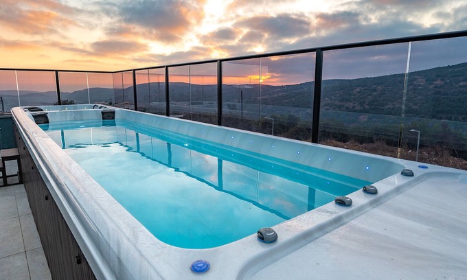 Elqosh Cabina | Naomi Boutique Suites