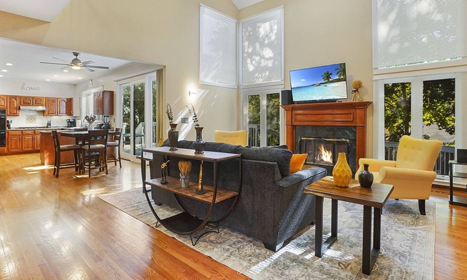 Naperville Casa | Naperville Rental - Harmony Ct