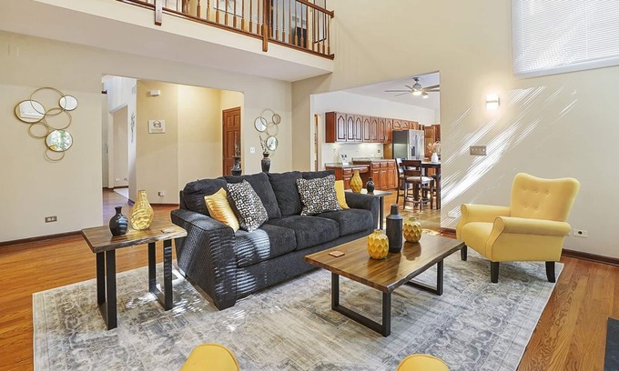 Naperville Casa | Naperville Rental - Harmony Ct