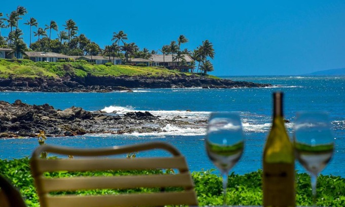 Napili Casa | Napili Point A8 · NP A8 OceanFront 1BD Condo w Ocean Views AC Po