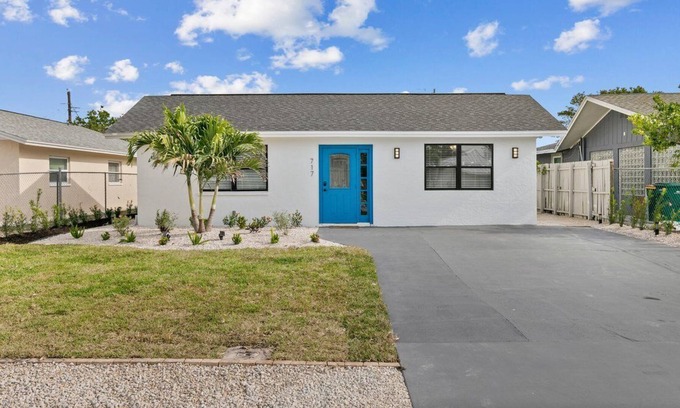 Naples Park Cabaña | Naples Park Beach Escape