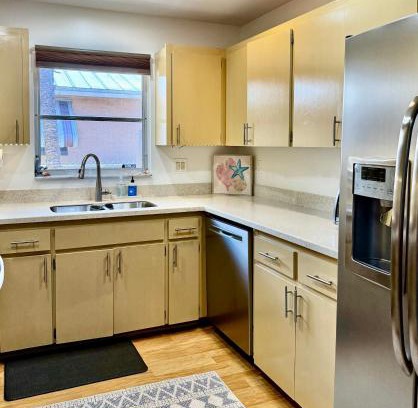 Naples Park Casa | Naples Park Cottage 106th 6 blocks off ocean