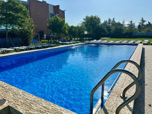 Natakhtari Casa | Napoli Nataxtari hotel,pool,bar,kamping