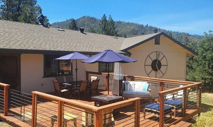 Springville Cabina | Nara Lodge - Modern 3br/2ba w/game room, pool table and WiFi.