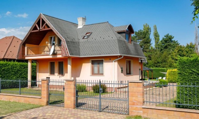 Balatonszarszo Casa | Narcisse by Interhome