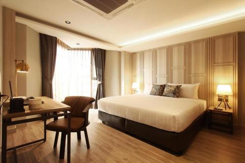 Si Phraya Hotel | @Nares Hotel