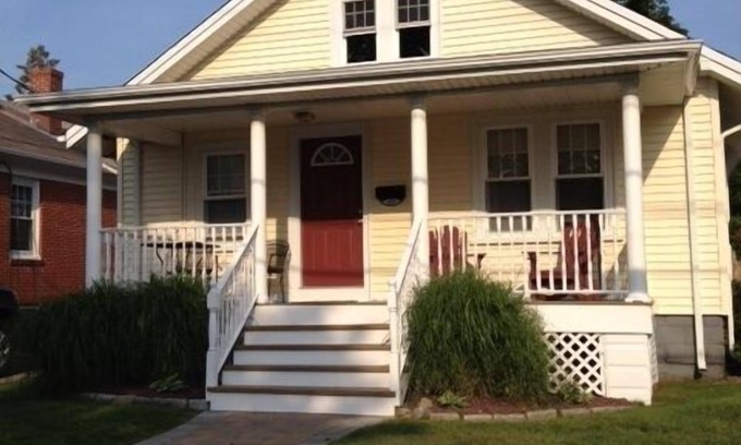 Narragansett Pier Casa | Narragansett Beach & Seawall Al otro lado de la calle! Ahora reservando verano 2020