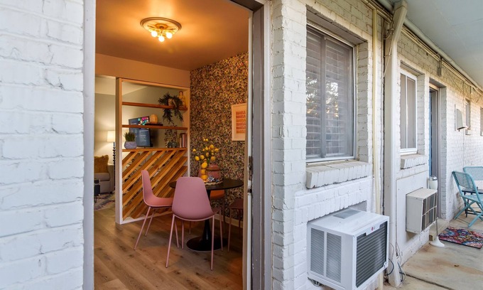 Eighth Avenue Condominio | Hip Studio con piscina para el verano ❤️ Mins to Downtown Nashville