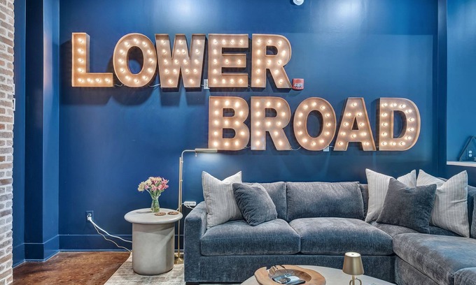 Downtown Nashville Apartamento | Nashville Lower Broadway Suite 4BR by Maddox Hotel