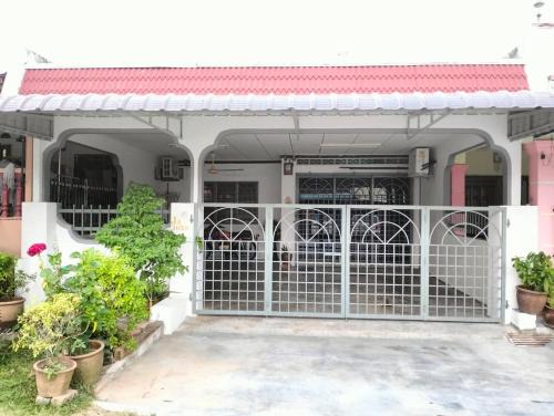 Jasin Casa | NASP LEGACY GUEST HOUSE