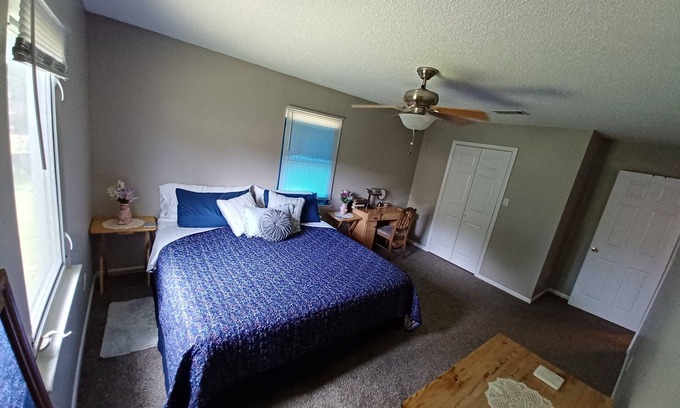 Gulfport Cabaña | Nati's Cottage WALK TO BEACH, Gulfport, Mississippi