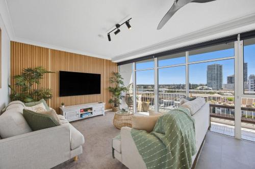 Biggera Waters Apartamento | Native Stays - Stunning 180 Water views am to pm