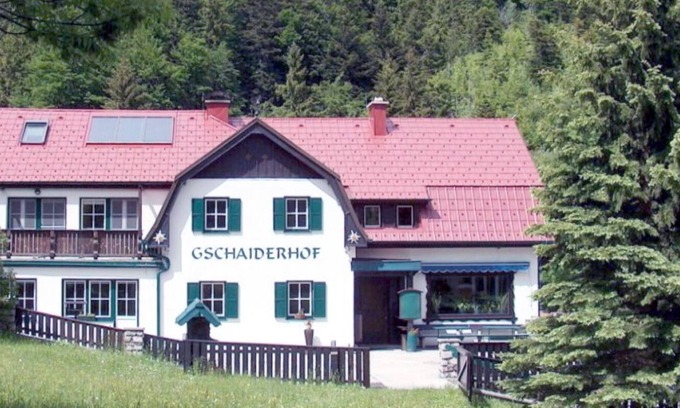 Puchberg Am Schneeberg Apartamento | Natural mountain landscape, family business in a quiet location