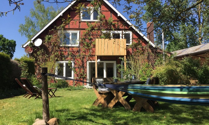 Waddeweitz Apartamento | Natural ∙ idyllic ∙ at ground level on 82 m² - private garden - two wood-burning stoves