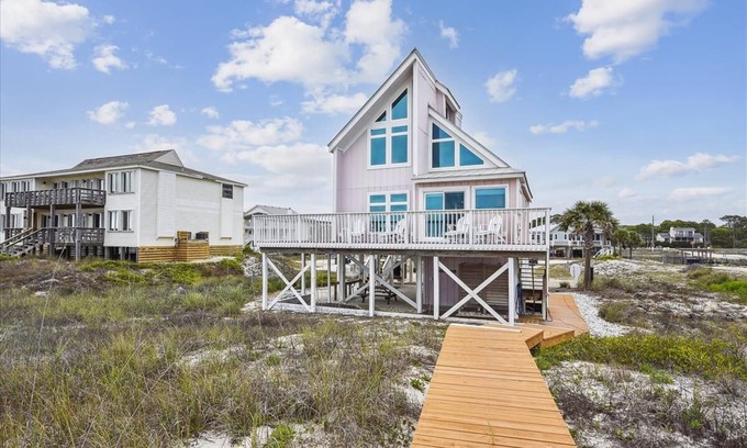 East End Casa | NATURAL SPLENDOR COMPLEMENTS Estilo contemporáneo en esta belleza de playa 2BR / 2BA.