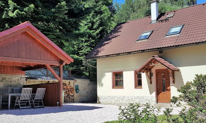 Turnov Villa | Cabaña cerca de Turnov con vistas al bosque