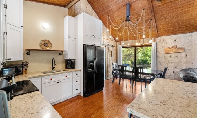 Cedar Key Casa | Nature at it's best with the room to explore it