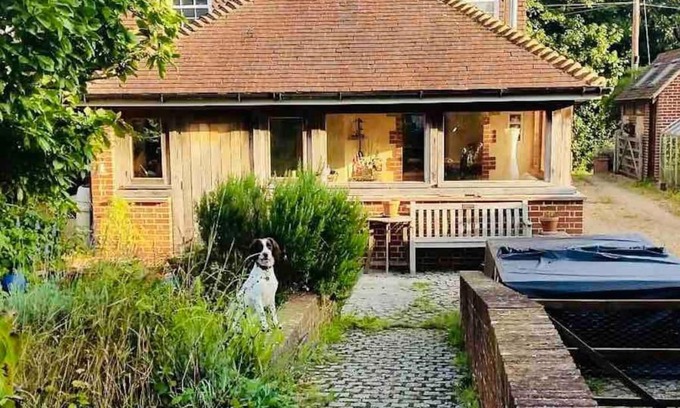 Etchinghill Casa | Nature Charm & Fruit Delights, multi-generation celebratory home -Try, Relax, Repeat - Sellindge