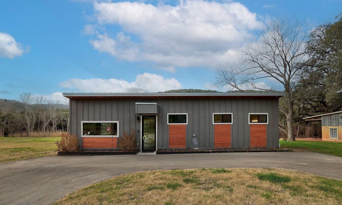 McNeil Cabaña | Nature Cottage in West Bull Creek