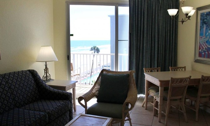 Bostroms Complejo | Nature Escape! 4 Beautiful Units w/Kitchen, Beachfront, Surfing, Pool