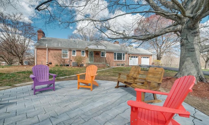 Brookeville Casa | Nature Getaway with On-Site Trails, 17 Mi to DC!