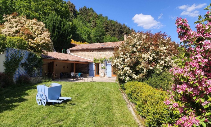 Saint-Prix Casa | Nature house in the Monts d'Ardèche with sauna, cabin and river