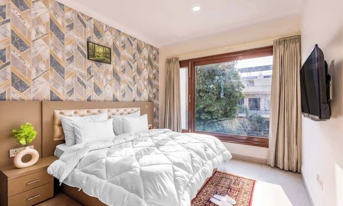 Sector 40 Apartamento | Nature-inspired luxury 1 BHK