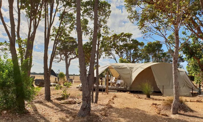 Yallingup Siding Cabina | Margaret River Glamping por Glampbook