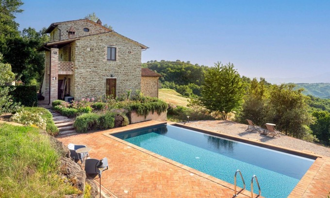 Fratticiola Selvatica Apartamento | Nature's Haven Olivi Apartment in Renovated Farmhouse with Pool