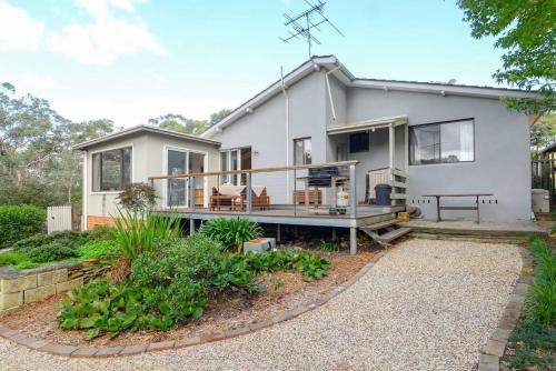 Wentworth Falls Casa | Nature Lovers Dream Hikes Fireplace