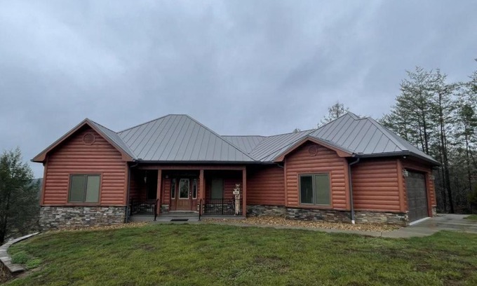 Tellico Plains Casa | Nature Lovers' Dream - Diamond Bear Home