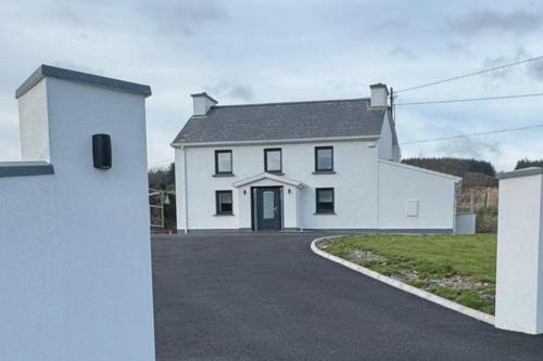Ballyvourney Casa | Nature Lovers Family Home - 3 Bed 2 Bath