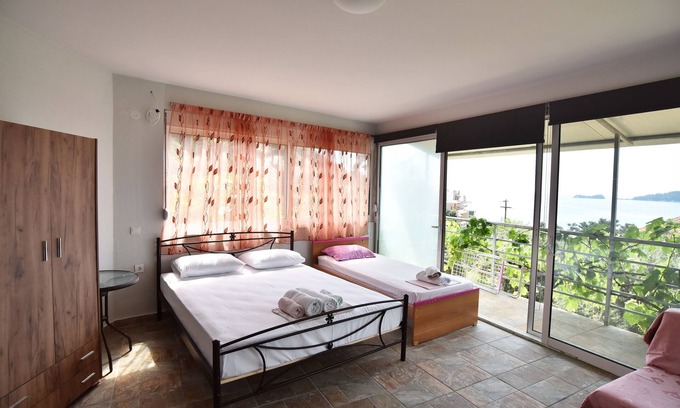 Golden Beach Apartamento | Nature Lovers-Golden Beach-Triple room with View & Balcony