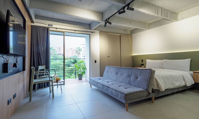 Patio Bonito Apartamento | Nature Meets Comfort: Patio Bonito Studio with AC