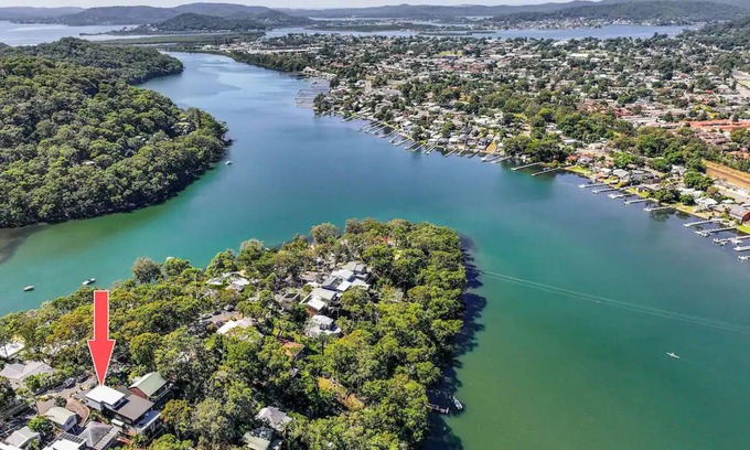 Horsfield Bay Casa | Nature meets Opulence at Aquilae