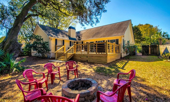 Mount Pleasant Casa | Nature Retreat just minutes to Downtown Charleston & the Beach!