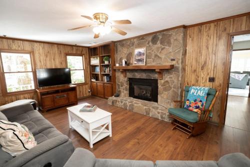 Hamilton Casa | Nature's Hideaway 4BR Home With Pool & Creek View