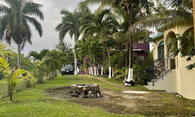 Cousins Cove Cama Y Desayuno | "Nature's Sanctuary: Tranquil Villa Escape"