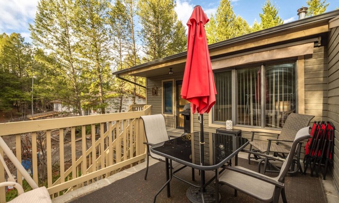 East Kootenay Condominio | Nature's Serenity | Golfer's Dream | Peaceful