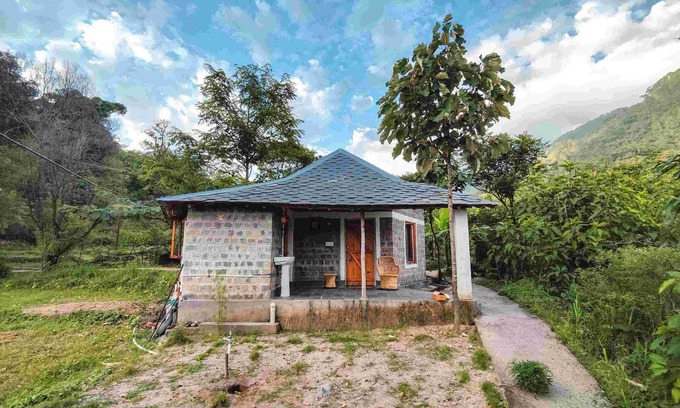 Dharamshala Cabaña | Nature Stay in Stone Cottage with Food, Yoga & Meditation in Dharamshala