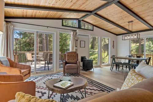 Hill City Casa | Nature Stay with Views Like No Where Else