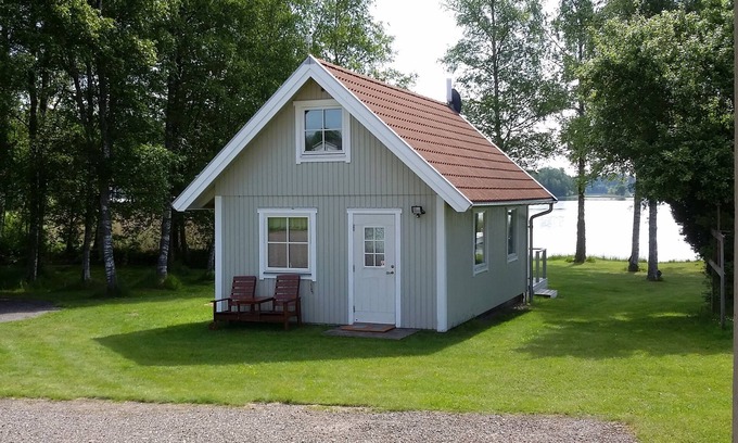 Lockna Cabaña | Naturtomt Sjön Bolmen med 2 Båtar